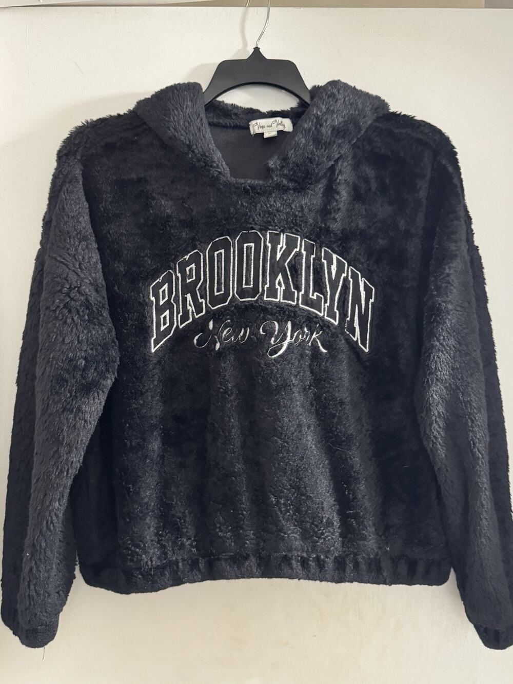 Vine And Valley Brooklyn New York Velour Hoodie Black Medium Soft Cozy